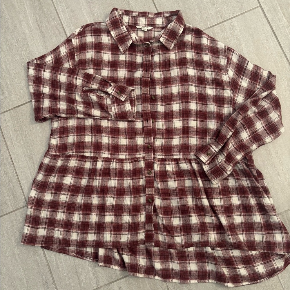 American Eagle woman’s flannel with ruffle. XL